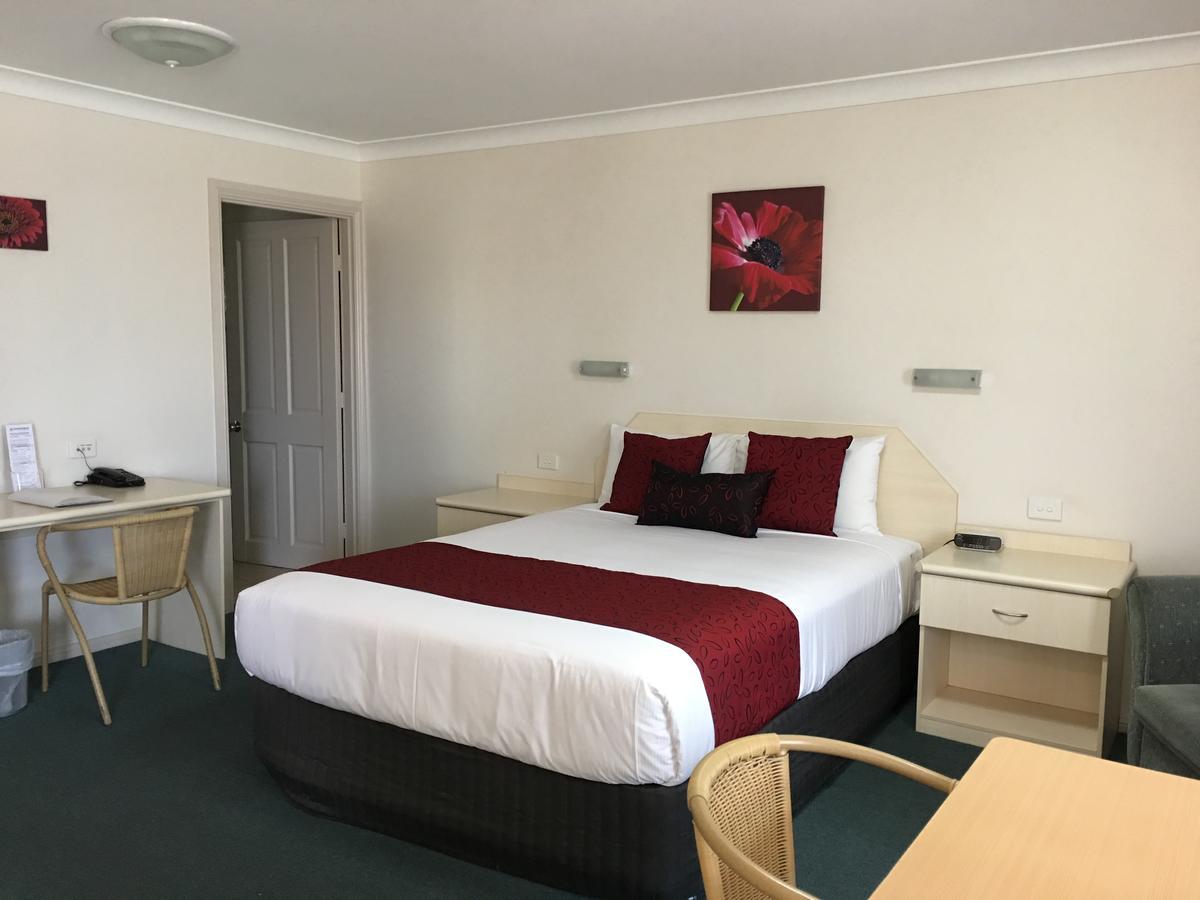Tuckerbox Motor Inn Gundagai Exterior photo